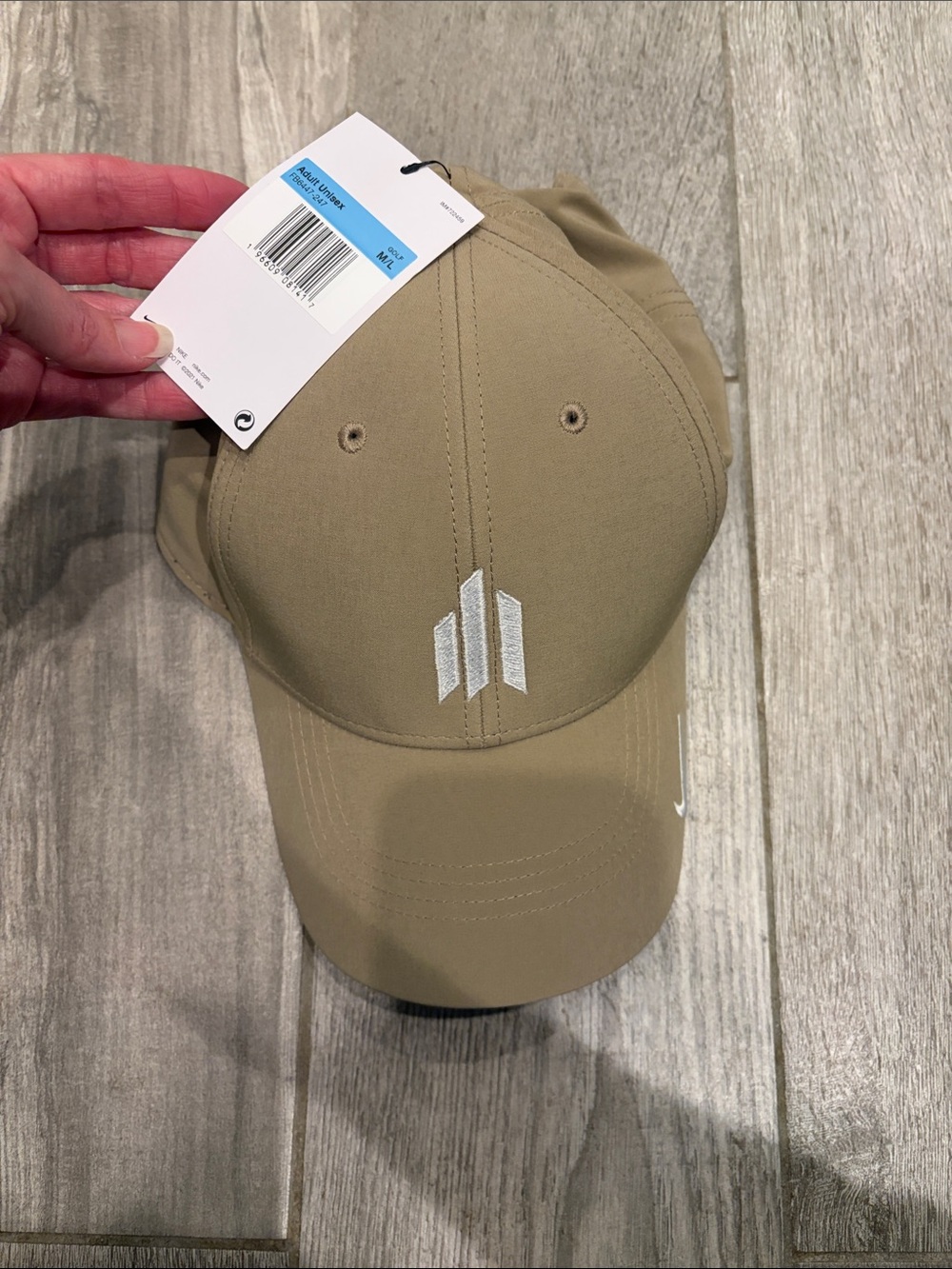 Nike Men’s Khaki Baseball Cap with Reflective Detail